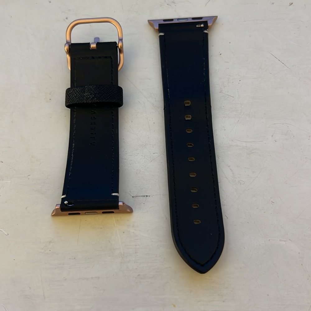 Casetify Tiger Print Apple Watch Band 42/44 - Picture 3 of 3